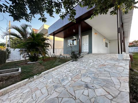 Casa à venda e para locação em Campinas, Chácara São Rafael, com 3 quartos, com 235 m²